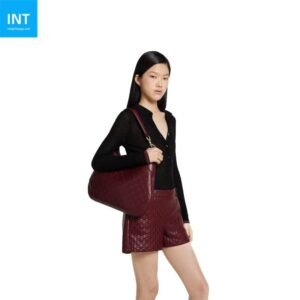 Gucci B medium shoulder bag