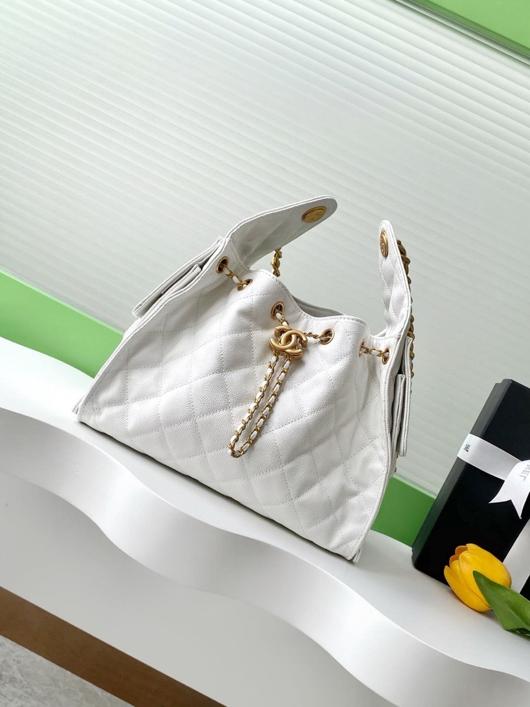 CHANEL 25 Small Handbag - Image 4