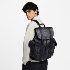 Louis Vuitton M14952 Christopher MM