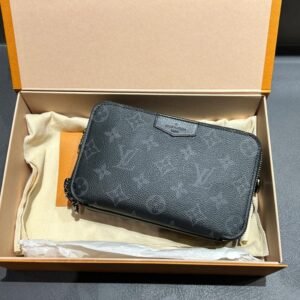 Louis Vuitton M80741 Alpha Wearable Wallet