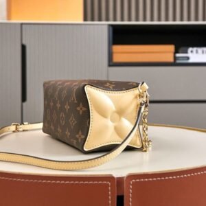 Louis Vuitton M11672 Bloom Pouch