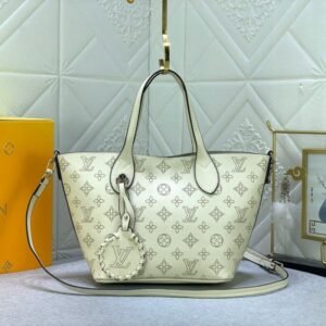 Louis Vuitton M21909 Blossom PM