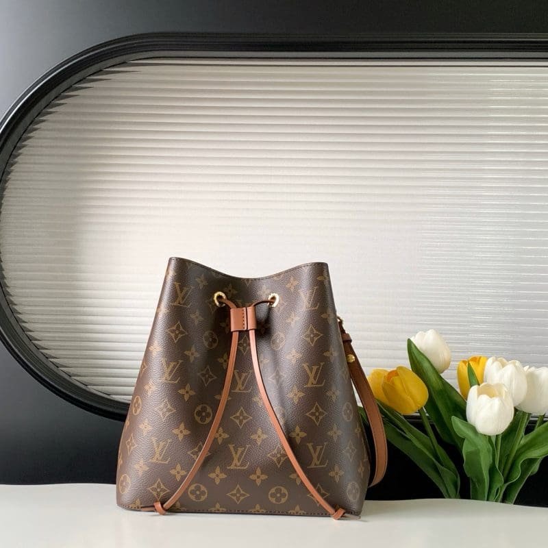LOUIS VUITTON NéoNoé MM M44887