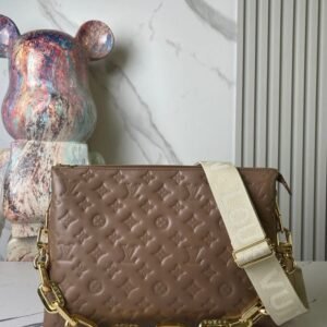 Louis Vuitton M21276 Coussin MM