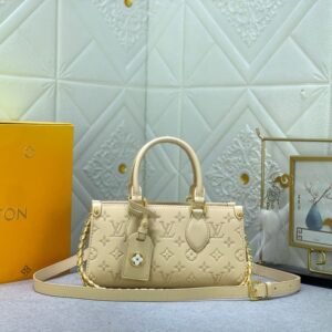 Louis Vuitton M11273 OnTheGo East West