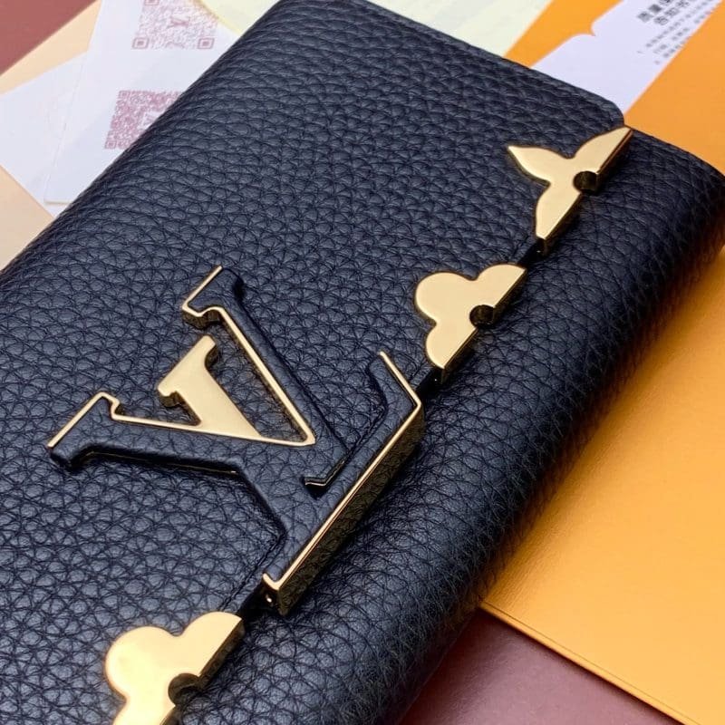 Louis Vuitton M64551 Capucines Wallet