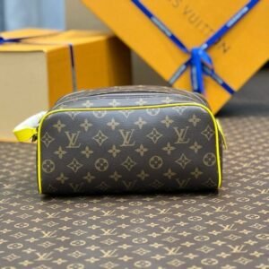 Louis Vuitton M46764 DOPP KIT toiletry bag