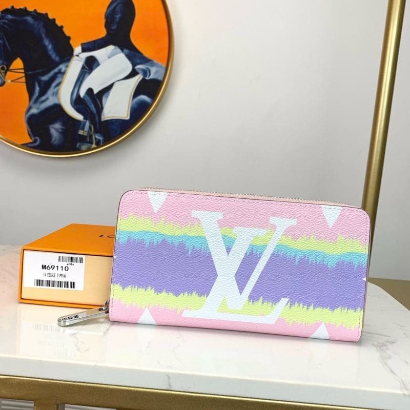 Louis Vuitton M69110 Escale Zippy Wallet