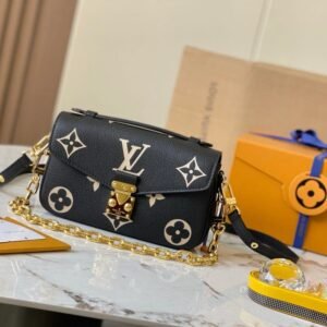 Louis Vuitton M46596 Pochette Métis East West