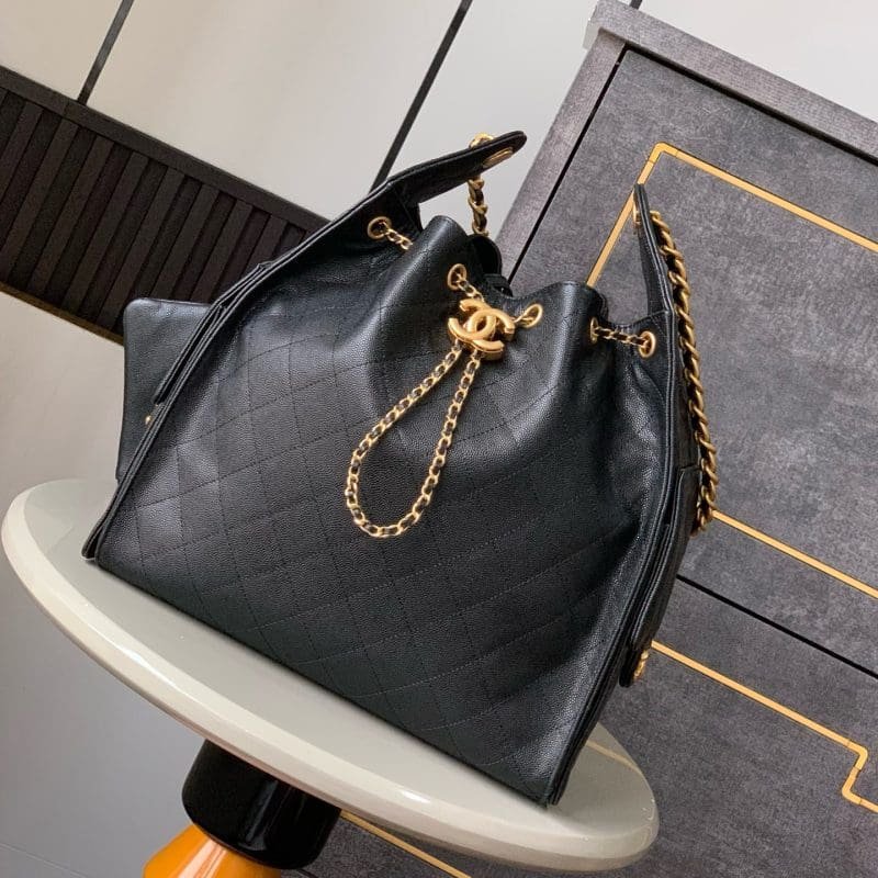 CHANEL 25 Medium Handbag