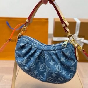 Louis Vuitton M13571 Pochette Valley