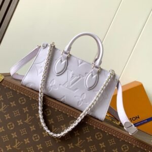 Louis Vuitton M15192 OnTheGo East West