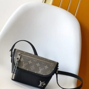 Louis Vuitton M12618 Pulse Wearable Wallet