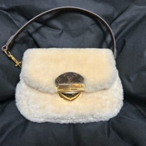 Louis Vuitton M12097 Sunset