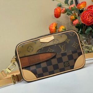 Louis Vuitton M26020 Trocadéro Wearable Wallet