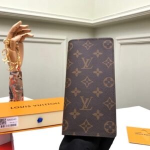 Louis Vuitton M66540 Wallet
