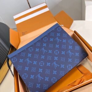 Louis Vuitton M30423 Pochette Voyage MM