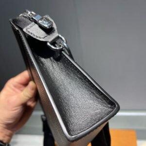 Louis Vuitton M81124 Gaston Wearable Wallet