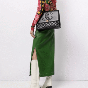 CHANEL 1992 shoulder bag with flap top