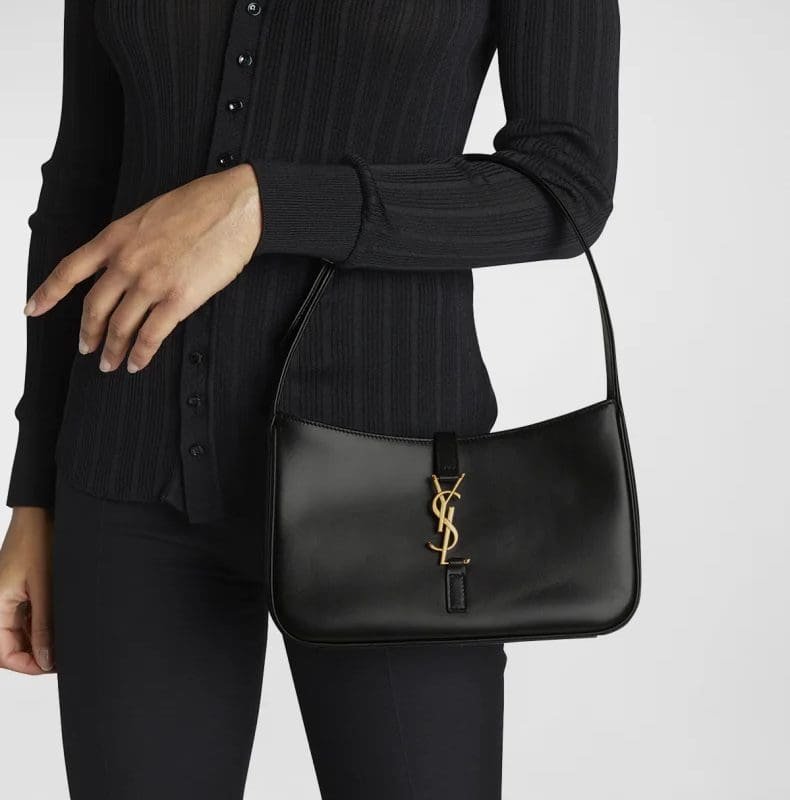 SAINT LAURENT LE 5 À 7 IN SMOOTH LEATHER