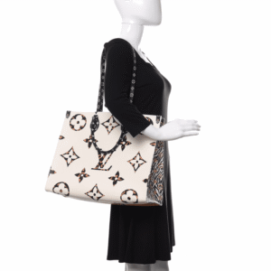 Louis Vuitton Monogram Giant Jungle Onthego GM Ivory