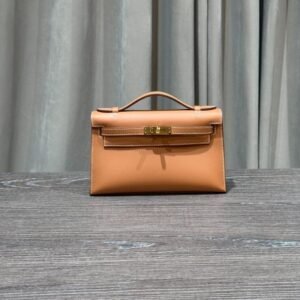 Hermès Gold Kelly Pochette Clutch Swift Gold Hardware
