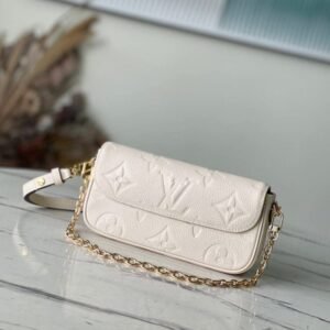 Louis Vuitton Wallet on Chain Ivy M82210